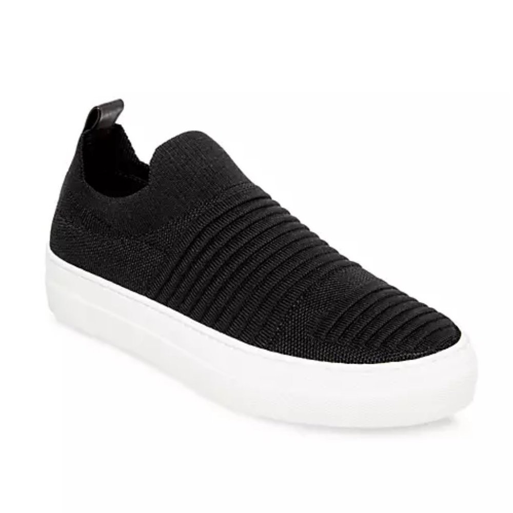 NIB Madden Girl Knit Sneaker